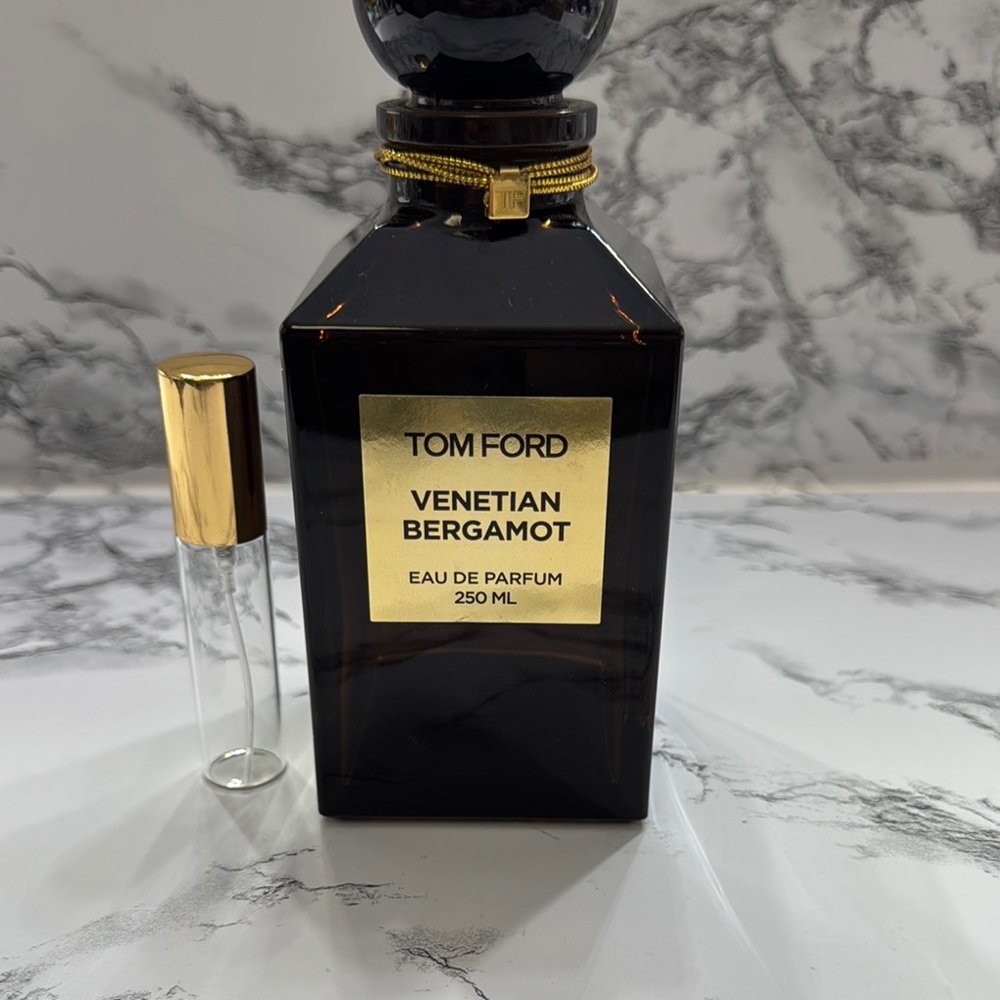 NWOB Tom Ford 10ml travel atomizer: Venetian Bergamot
No box
100% authentic